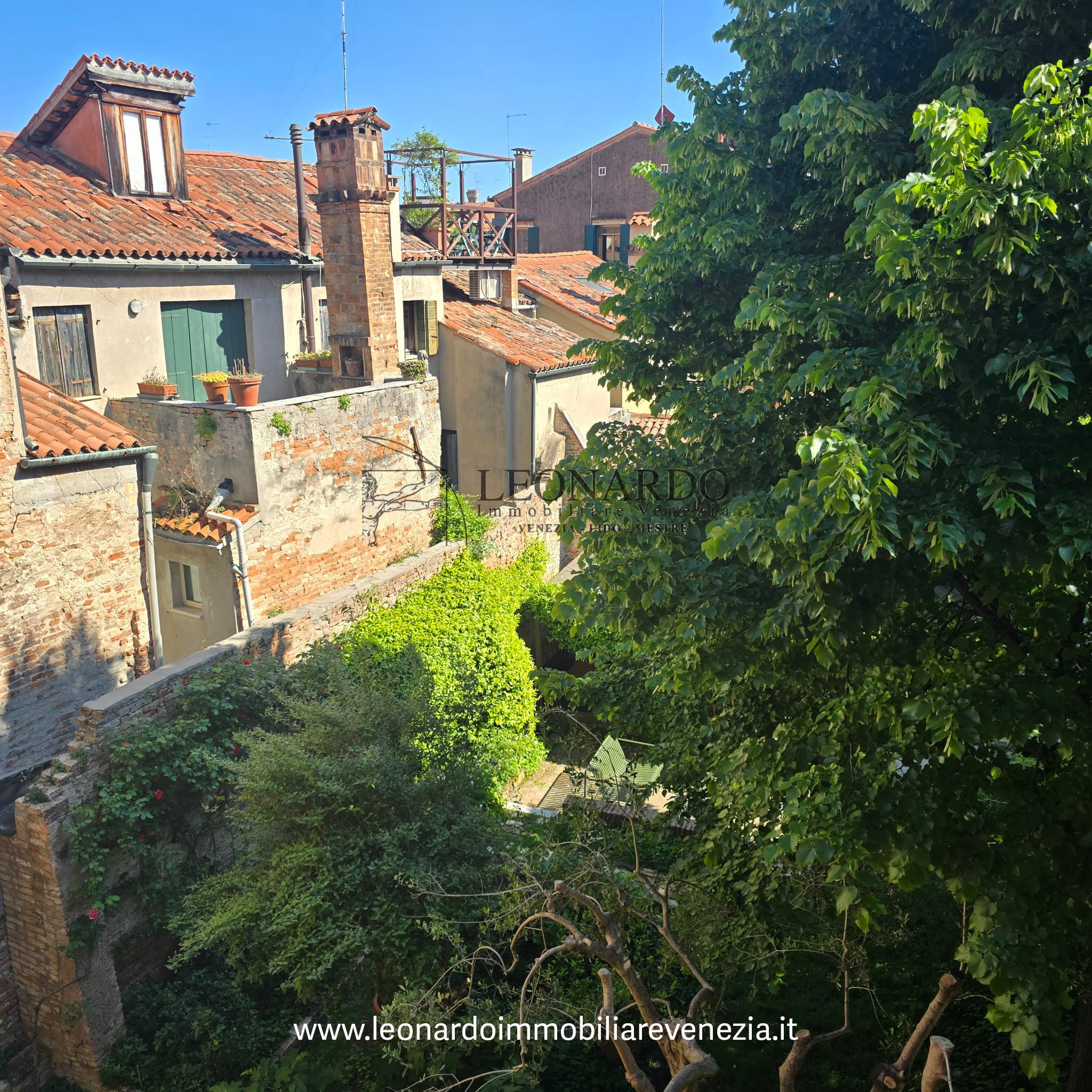 VENEZIA S. CROCE 2° p luminoso soleggiato NUDA PROPRIETA’
